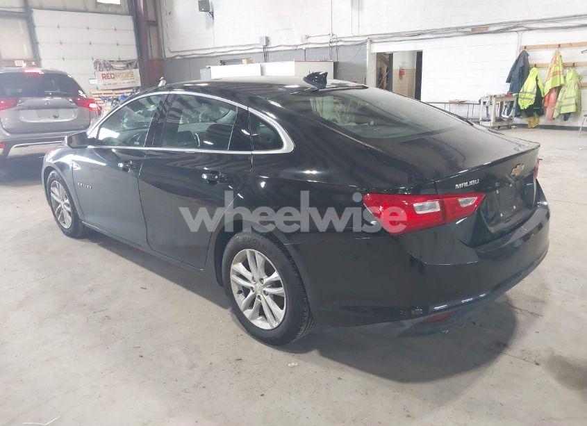 Photo 3 of 2018 Chevrolet Malibu LT (VIN 1G1ZD5ST6JF215485)