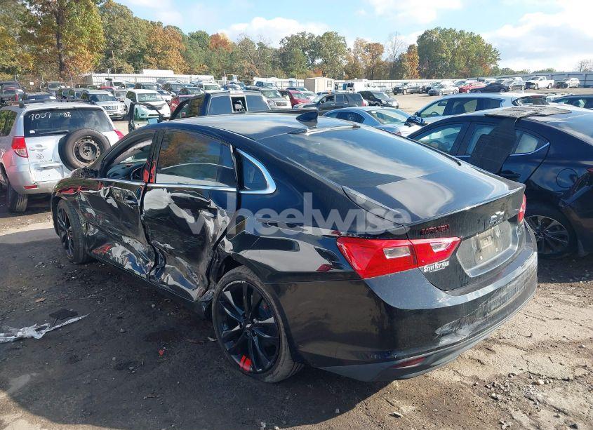 Photo 3 of 2018 Chevrolet Malibu LT (VIN 1G1ZD5ST6JF218774)