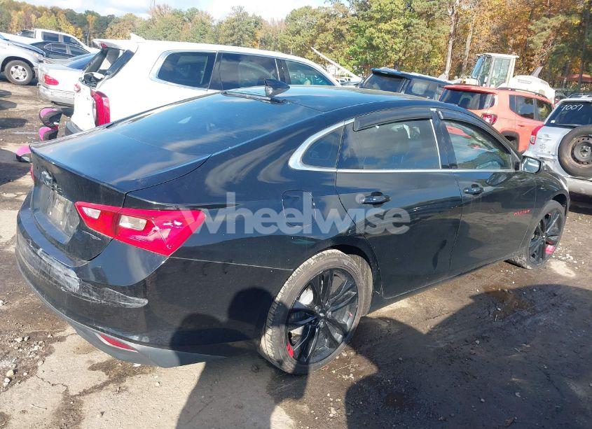 Photo 4 of 2018 Chevrolet Malibu LT (VIN 1G1ZD5ST6JF218774)