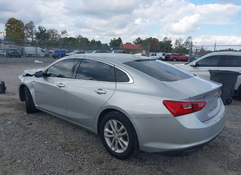 Photo 3 of 2018 Chevrolet Malibu LT (VIN 1G1ZD5ST6JF237373)