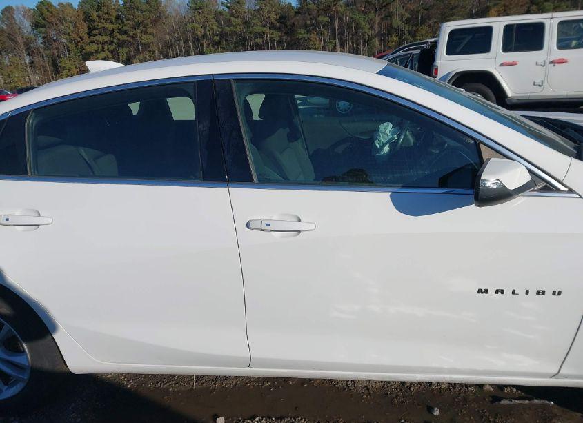 Photo 12 of 2018 Chevrolet Malibu LT (VIN 1G1ZD5ST6JF237714)