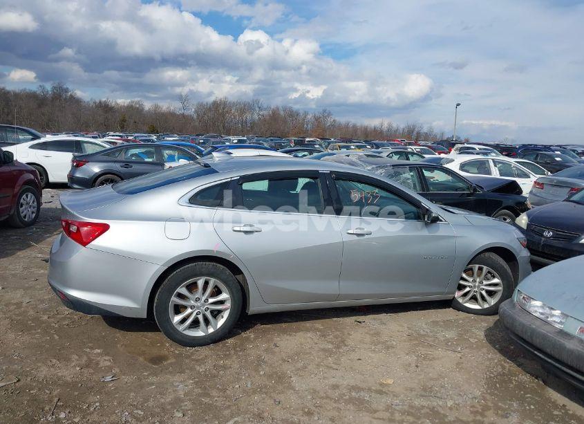 Photo 12 of 2018 Chevrolet Malibu LT (VIN 1G1ZD5ST6JF238068)
