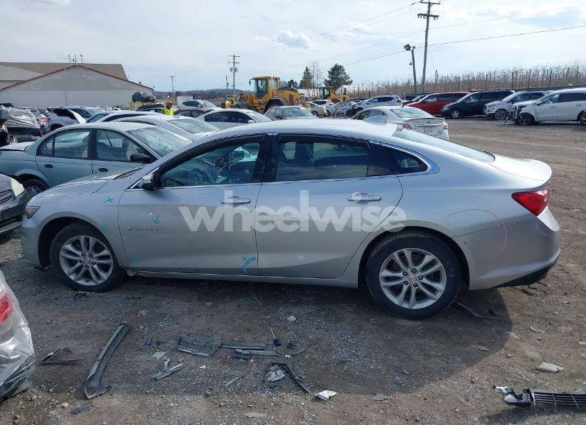 Photo 13 of 2018 Chevrolet Malibu LT (VIN 1G1ZD5ST6JF238068)
