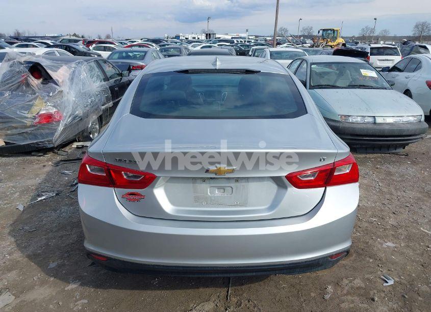 Photo 15 of 2018 Chevrolet Malibu LT (VIN 1G1ZD5ST6JF238068)