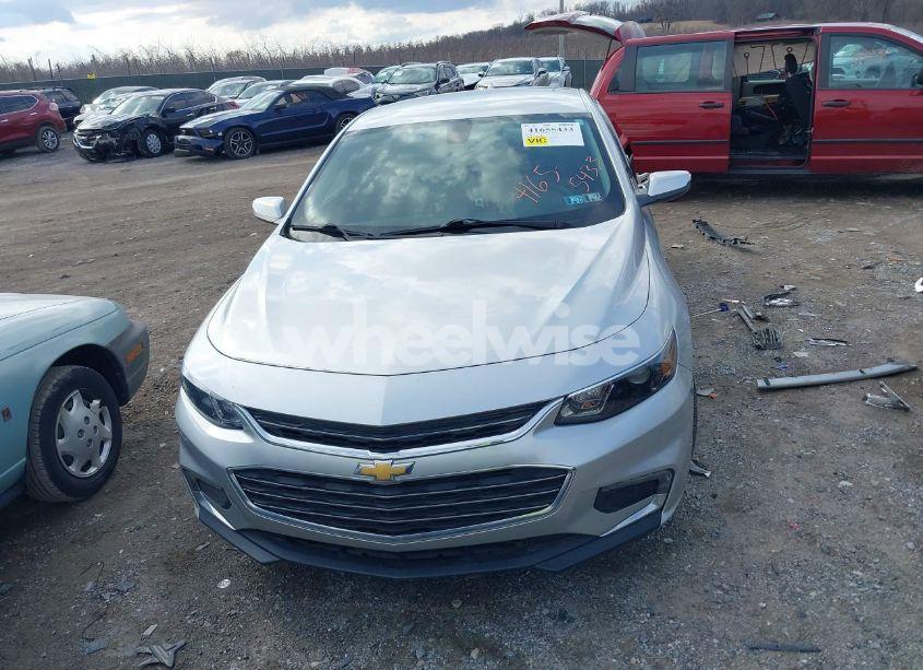 Photo 6 of 2018 Chevrolet Malibu LT (VIN 1G1ZD5ST6JF238068)