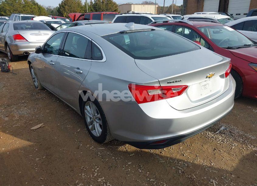 Photo 3 of 2018 Chevrolet Malibu LT (VIN 1G1ZD5ST6JF238085)