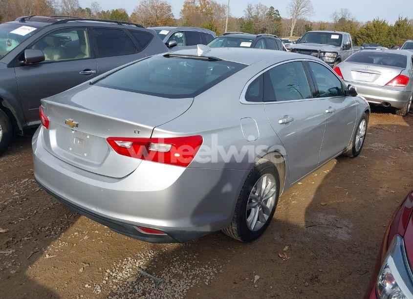 Photo 4 of 2018 Chevrolet Malibu LT (VIN 1G1ZD5ST6JF238085)