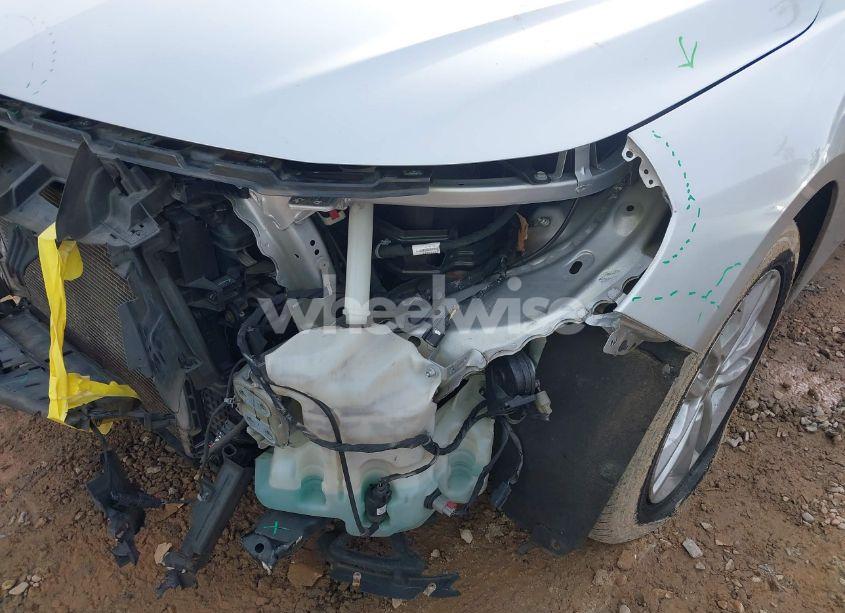 Photo 6 of 2018 Chevrolet Malibu LT (VIN 1G1ZD5ST6JF238085)