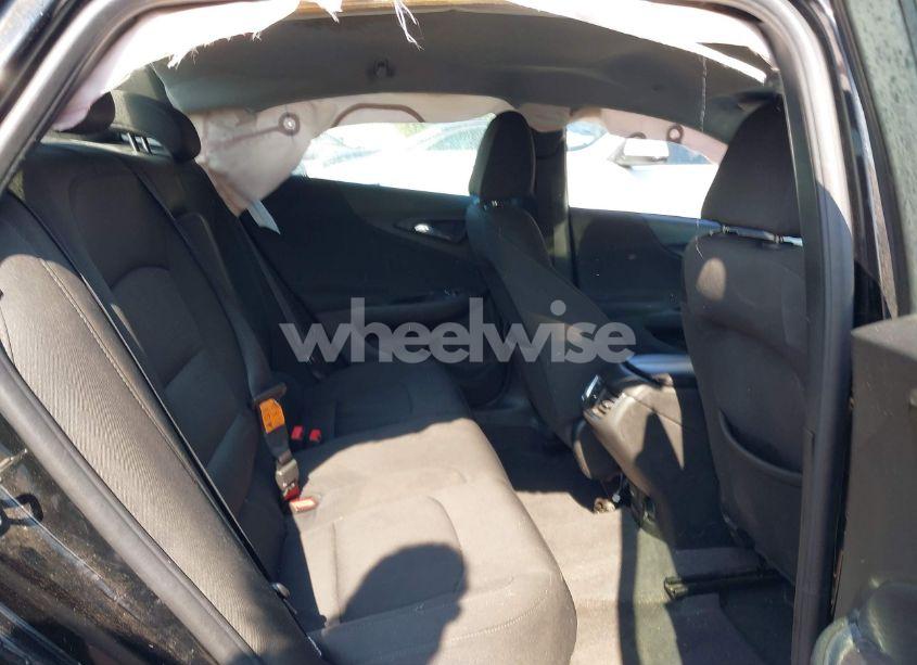 Photo 8 of 2018 Chevrolet Malibu LT (VIN 1G1ZD5ST6JF239544)