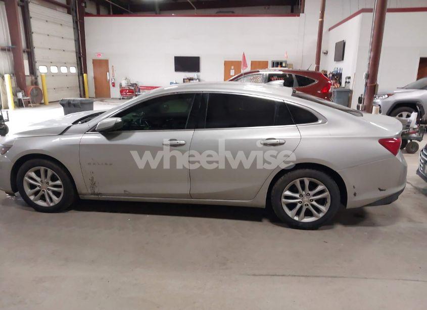 Photo 15 of 2018 Chevrolet Malibu LT (VIN 1G1ZD5ST6JF241438)