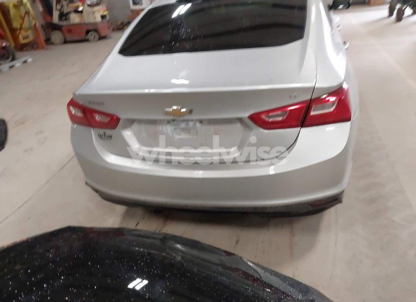 Photo 17 of 2018 Chevrolet Malibu LT (VIN 1G1ZD5ST6JF241438)