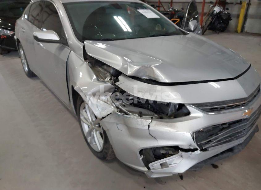 Photo 6 of 2018 Chevrolet Malibu LT (VIN 1G1ZD5ST6JF241438)