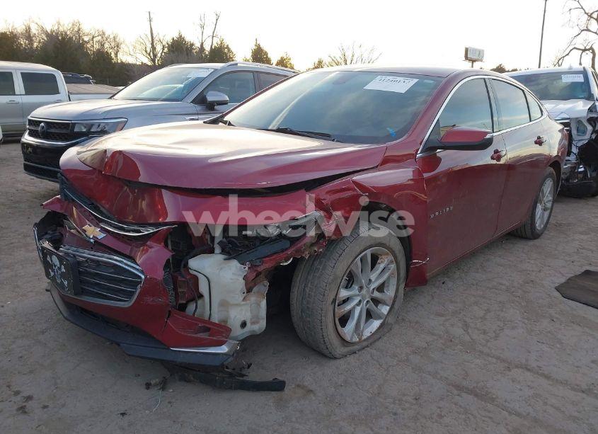 Photo 2 of 2018 Chevrolet Malibu LT (VIN 1G1ZD5ST6JF256666)