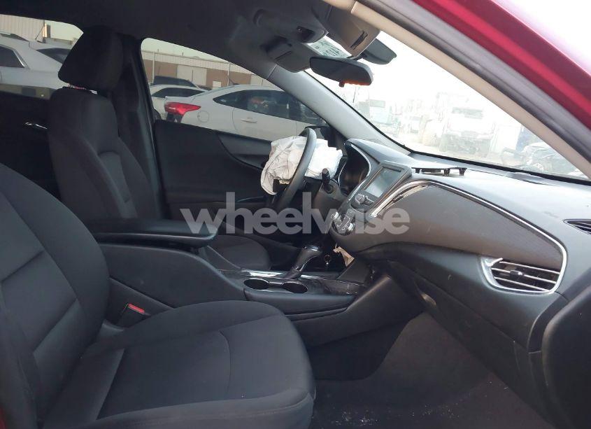 Photo 5 of 2018 Chevrolet Malibu LT (VIN 1G1ZD5ST6JF256666)