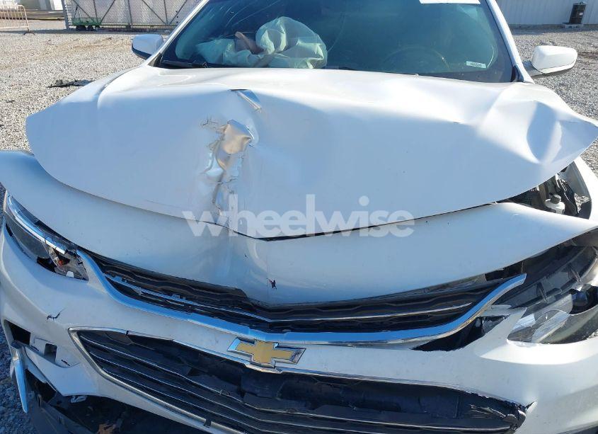 Photo 10 of 2018 Chevrolet Malibu LT (VIN 1G1ZD5ST6JF263360)
