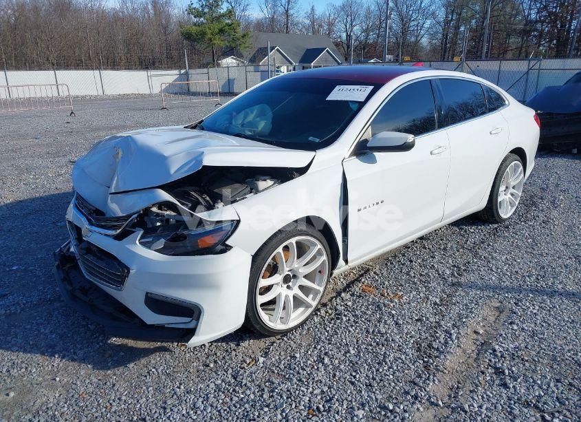 Photo 2 of 2018 Chevrolet Malibu LT (VIN 1G1ZD5ST6JF263360)