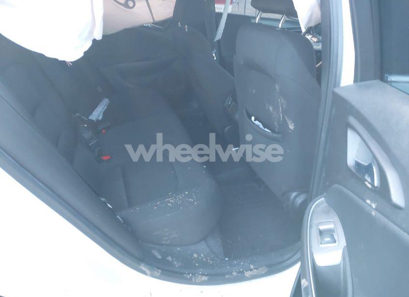 Photo 8 of 2018 Chevrolet Malibu LT (VIN 1G1ZD5ST6JF263360)