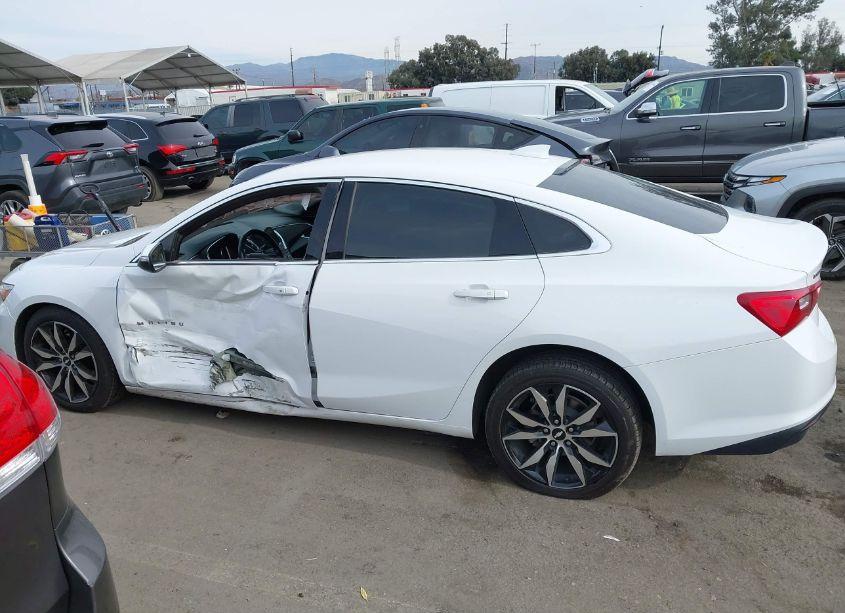 Photo 14 of 2018 Chevrolet Malibu LT (VIN 1G1ZD5ST6JF287125)