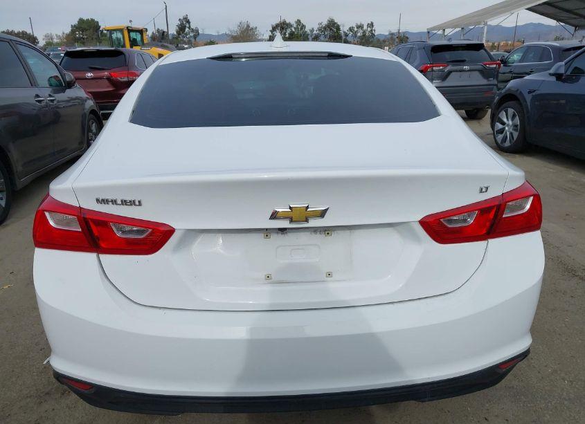 Photo 16 of 2018 Chevrolet Malibu LT (VIN 1G1ZD5ST6JF287125)