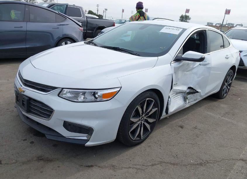 Photo 2 of 2018 Chevrolet Malibu LT (VIN 1G1ZD5ST6JF287125)