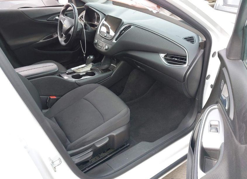 Photo 5 of 2018 Chevrolet Malibu LT (VIN 1G1ZD5ST6JF287125)