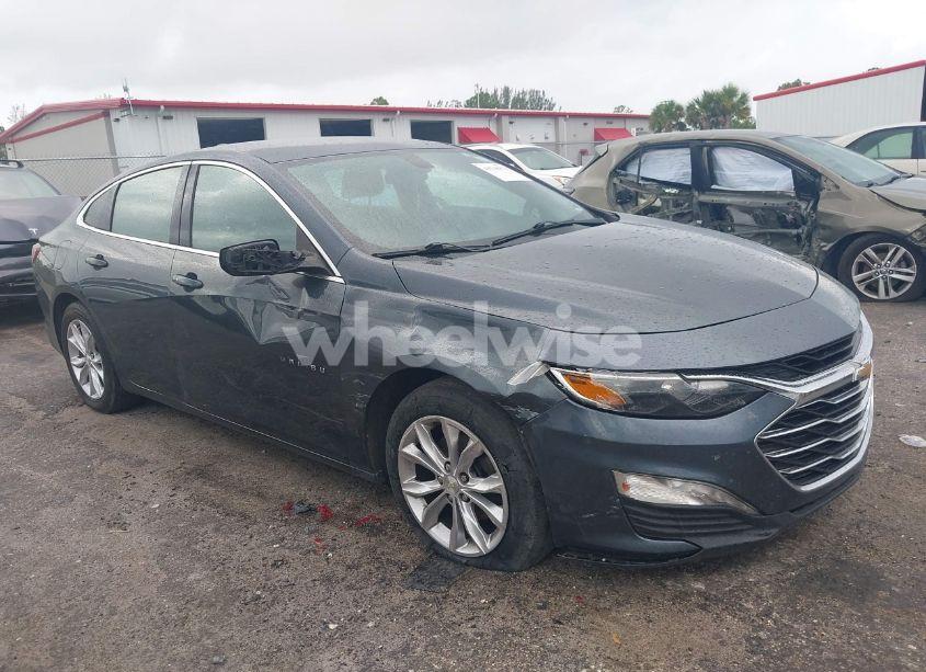 2019 Chevrolet Malibu LT (VIN 1G1ZD5ST6KF113086) main photo