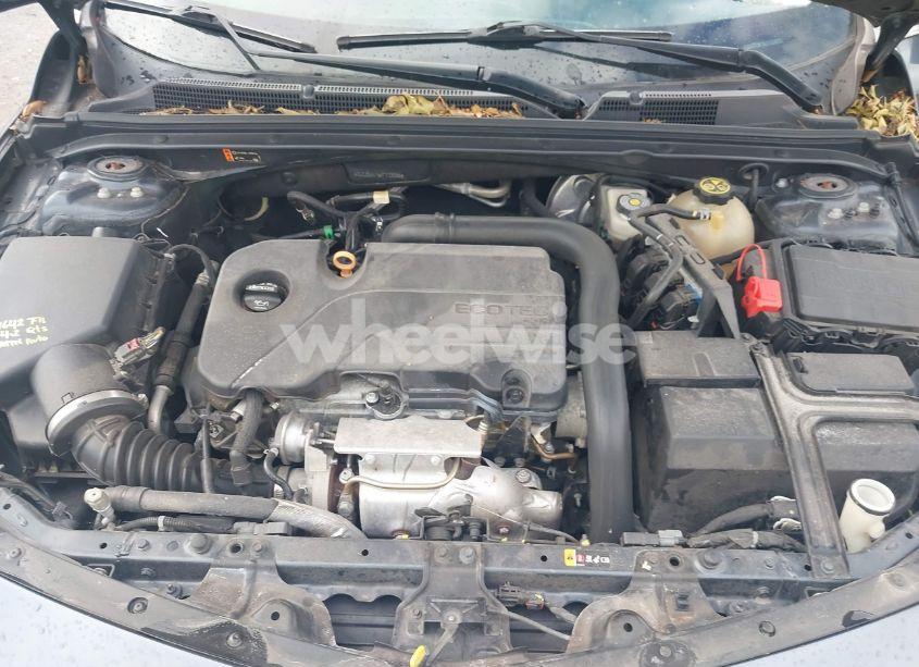 Photo 10 of 2019 Chevrolet Malibu LT (VIN 1G1ZD5ST6KF113086)