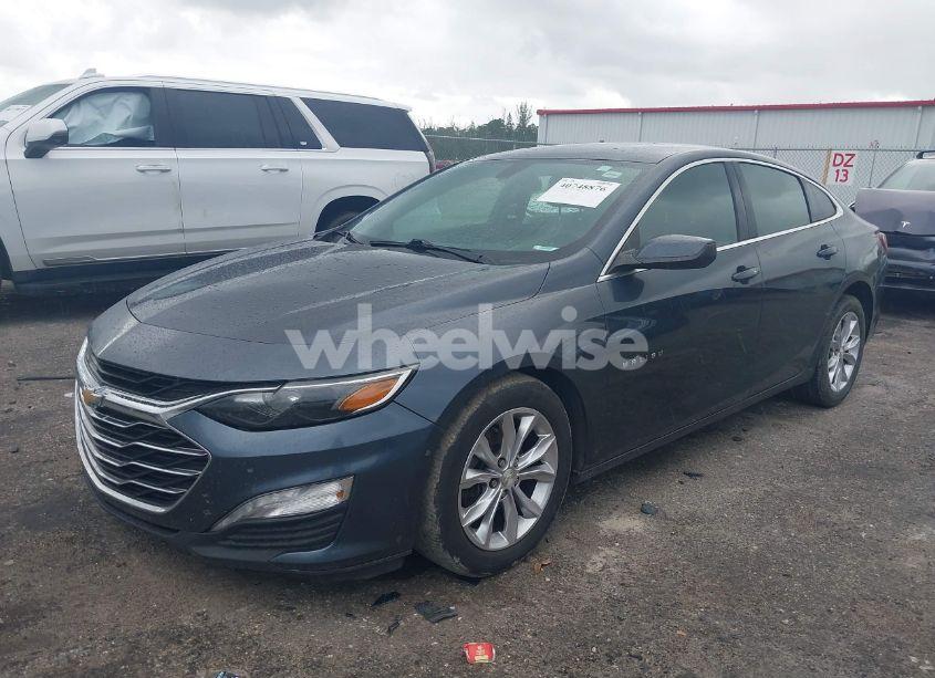 Photo 2 of 2019 Chevrolet Malibu LT (VIN 1G1ZD5ST6KF113086)