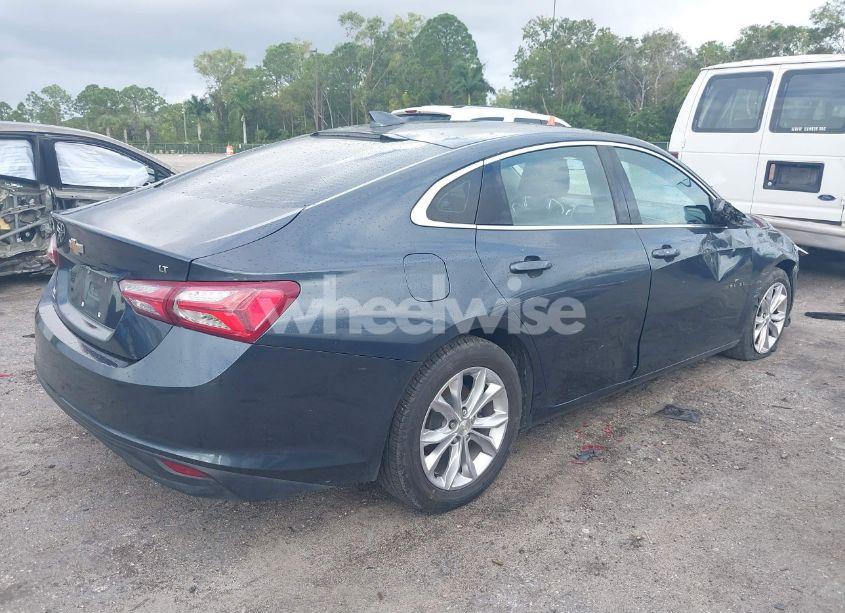 Photo 4 of 2019 Chevrolet Malibu LT (VIN 1G1ZD5ST6KF113086)