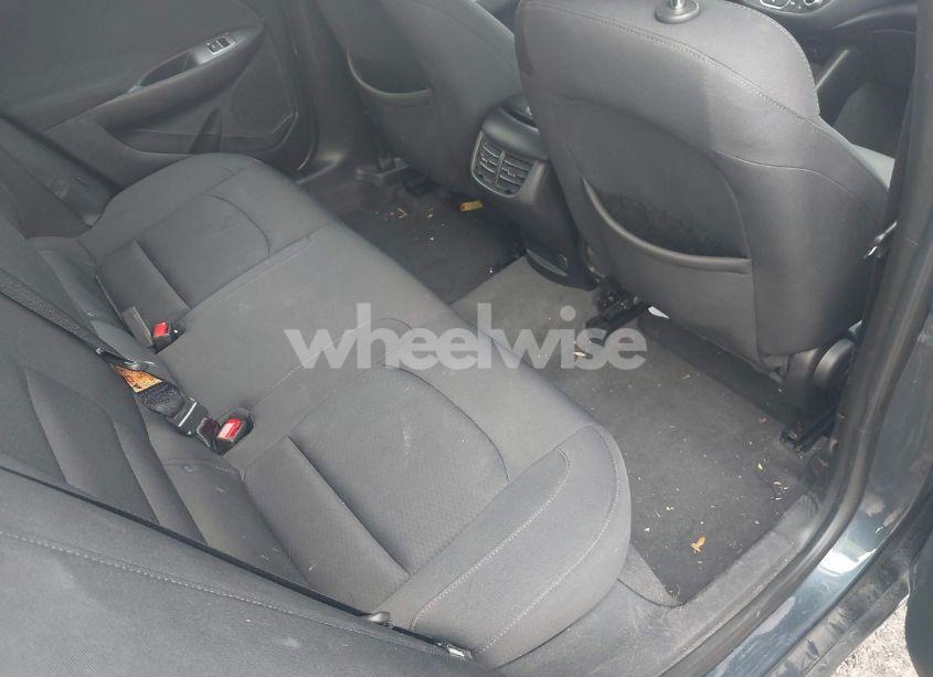 Photo 8 of 2019 Chevrolet Malibu LT (VIN 1G1ZD5ST6KF113086)