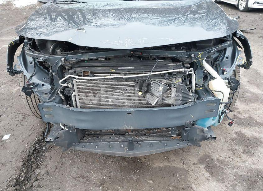 Photo 6 of 2019 Chevrolet Malibu LT (VIN 1G1ZD5ST6KF120376)