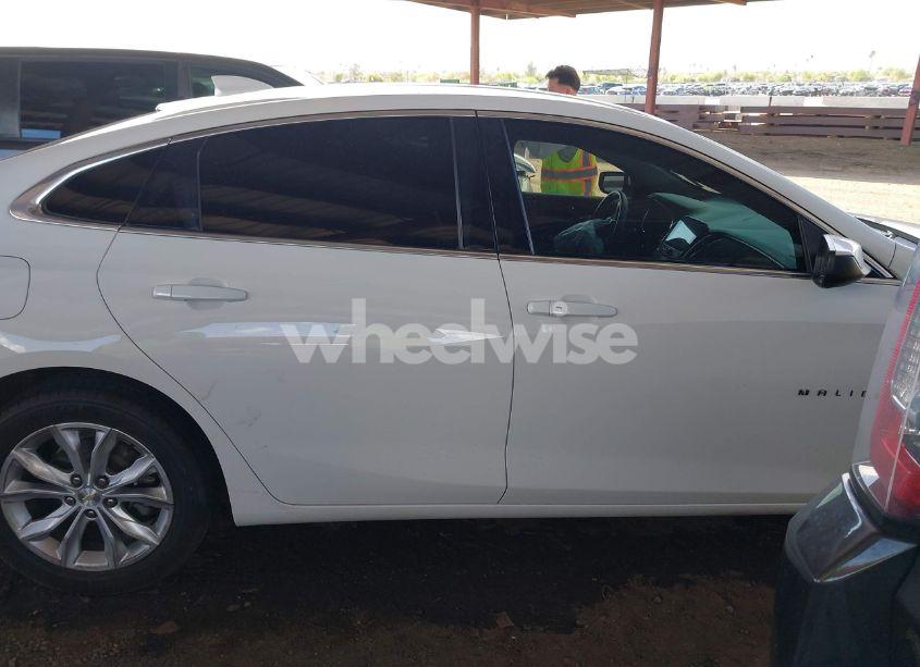 Photo 14 of 2019 Chevrolet Malibu LT (VIN 1G1ZD5ST6KF136593)