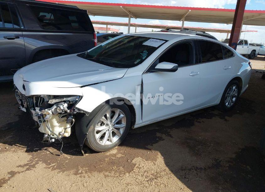 Photo 2 of 2019 Chevrolet Malibu LT (VIN 1G1ZD5ST6KF136593)