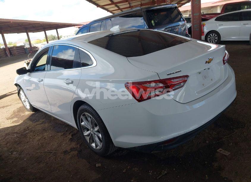 Photo 3 of 2019 Chevrolet Malibu LT (VIN 1G1ZD5ST6KF136593)