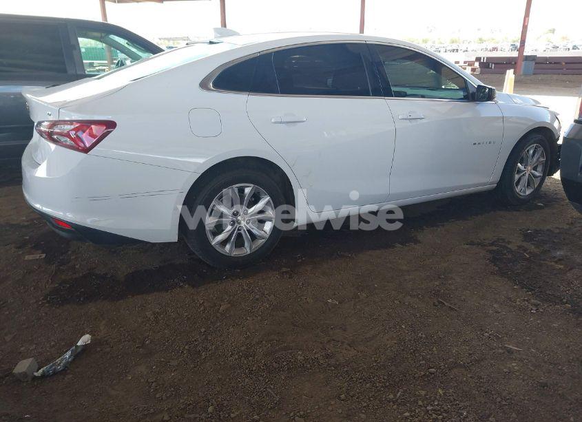 Photo 4 of 2019 Chevrolet Malibu LT (VIN 1G1ZD5ST6KF136593)