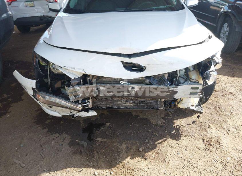 Photo 6 of 2019 Chevrolet Malibu LT (VIN 1G1ZD5ST6KF136593)