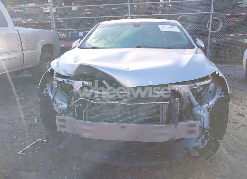 Photo 6 of 2019 Chevrolet Malibu LT (VIN 1G1ZD5ST6KF138814)