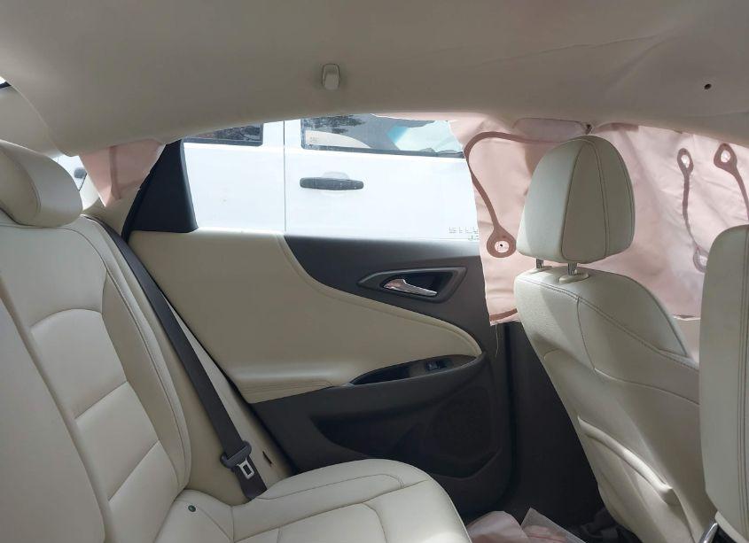 Photo 8 of 2019 Chevrolet Malibu LT (VIN 1G1ZD5ST6KF154866)