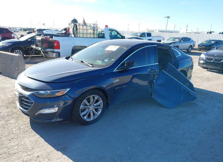 Photo 2 of 2020 Chevrolet Malibu FWD LT (VIN 1G1ZD5ST6LF003799)