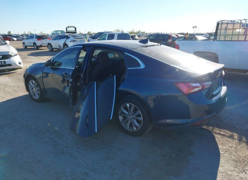 Photo 3 of 2020 Chevrolet Malibu FWD LT (VIN 1G1ZD5ST6LF003799)