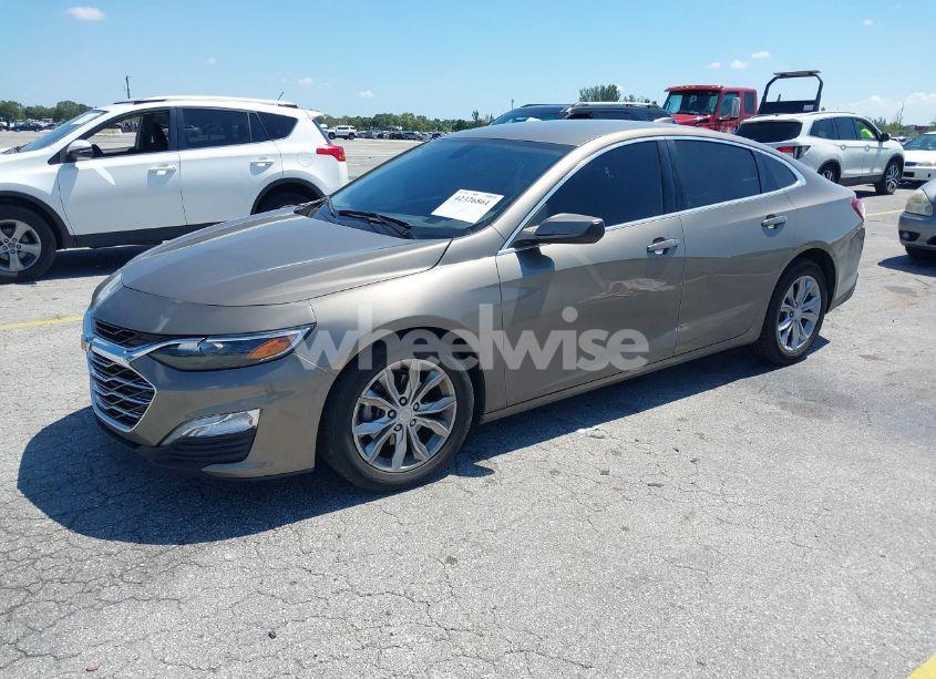 Photo 2 of 2020 Chevrolet Malibu FWD LT (VIN 1G1ZD5ST6LF027553)