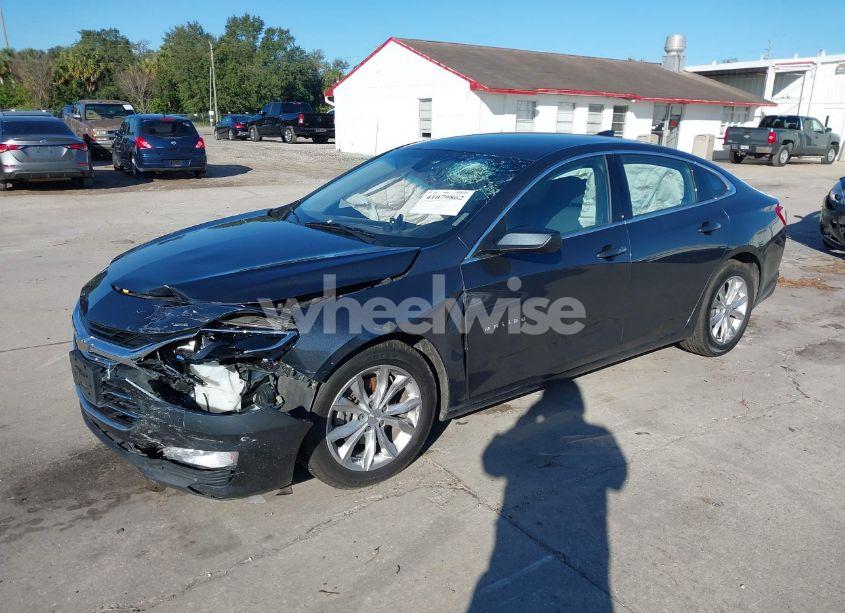 Photo 2 of 2020 Chevrolet Malibu FWD LT (VIN 1G1ZD5ST6LF057104)