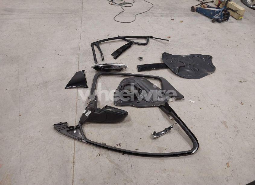 Photo 12 of 2020 Chevrolet Malibu FWD LT (VIN 1G1ZD5ST6LF068359)