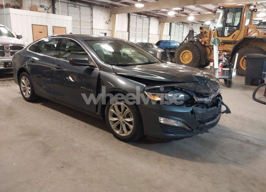 2020 Chevrolet Malibu FWD LT (VIN 1G1ZD5ST6LF070855) main photo