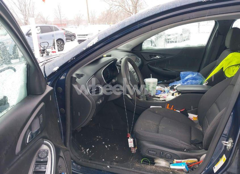 Photo 5 of 2020 Chevrolet Malibu FWD LT (VIN 1G1ZD5ST6LF127314)