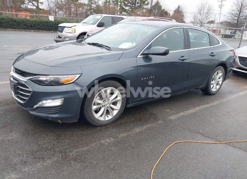 Photo 2 of 2020 Chevrolet Malibu FWD LT (VIN 1G1ZD5ST6LF132836)