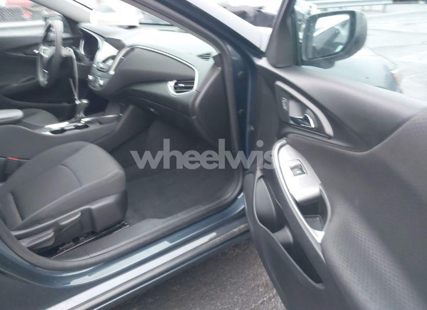 Photo 5 of 2020 Chevrolet Malibu FWD LT (VIN 1G1ZD5ST6LF132836)