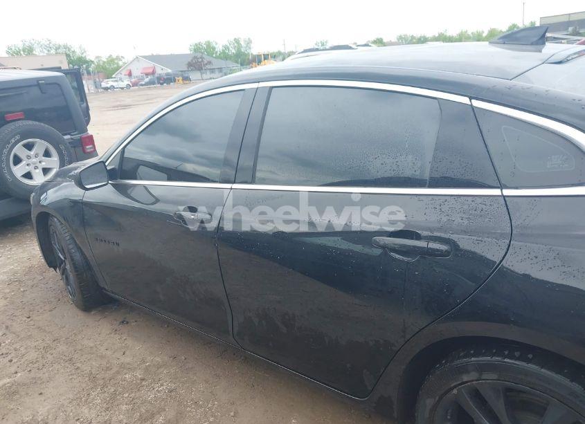 Photo 10 of 2020 Chevrolet Malibu FWD LT (VIN 1G1ZD5ST6LF149877)