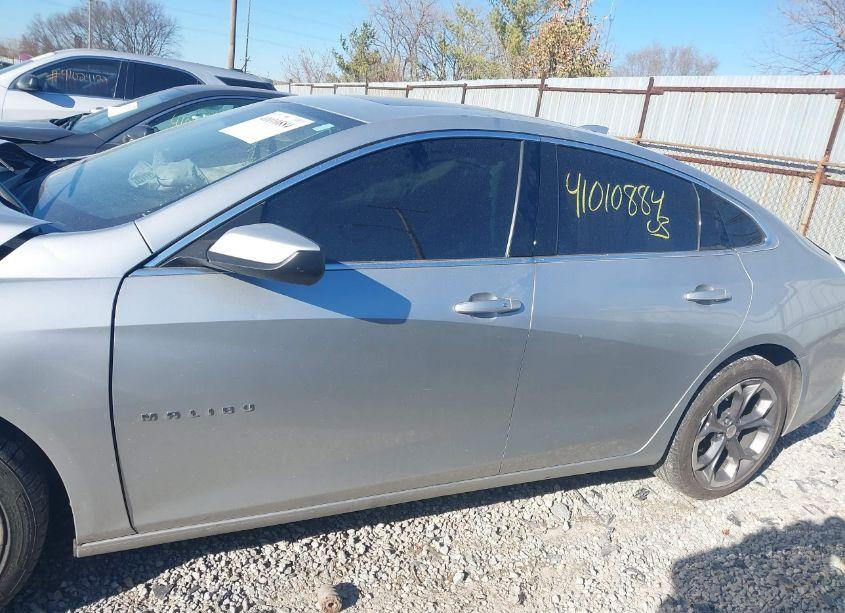 Photo 14 of 2021 Chevrolet Malibu FWD LT (VIN 1G1ZD5ST6MF003870)