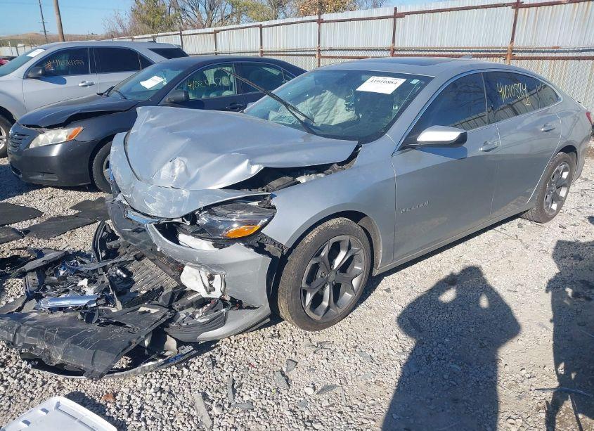 Photo 2 of 2021 Chevrolet Malibu FWD LT (VIN 1G1ZD5ST6MF003870)